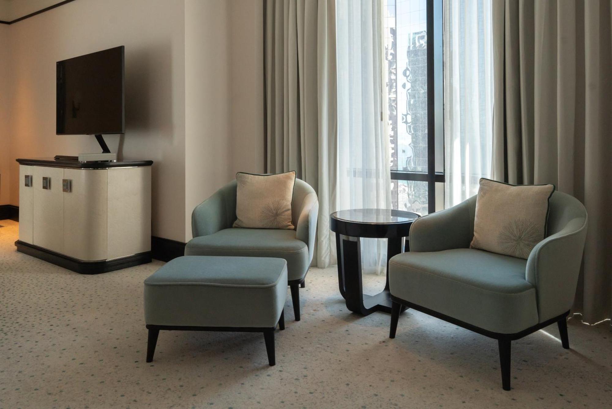 Waldorf Astoria West Bay Hotel 5*