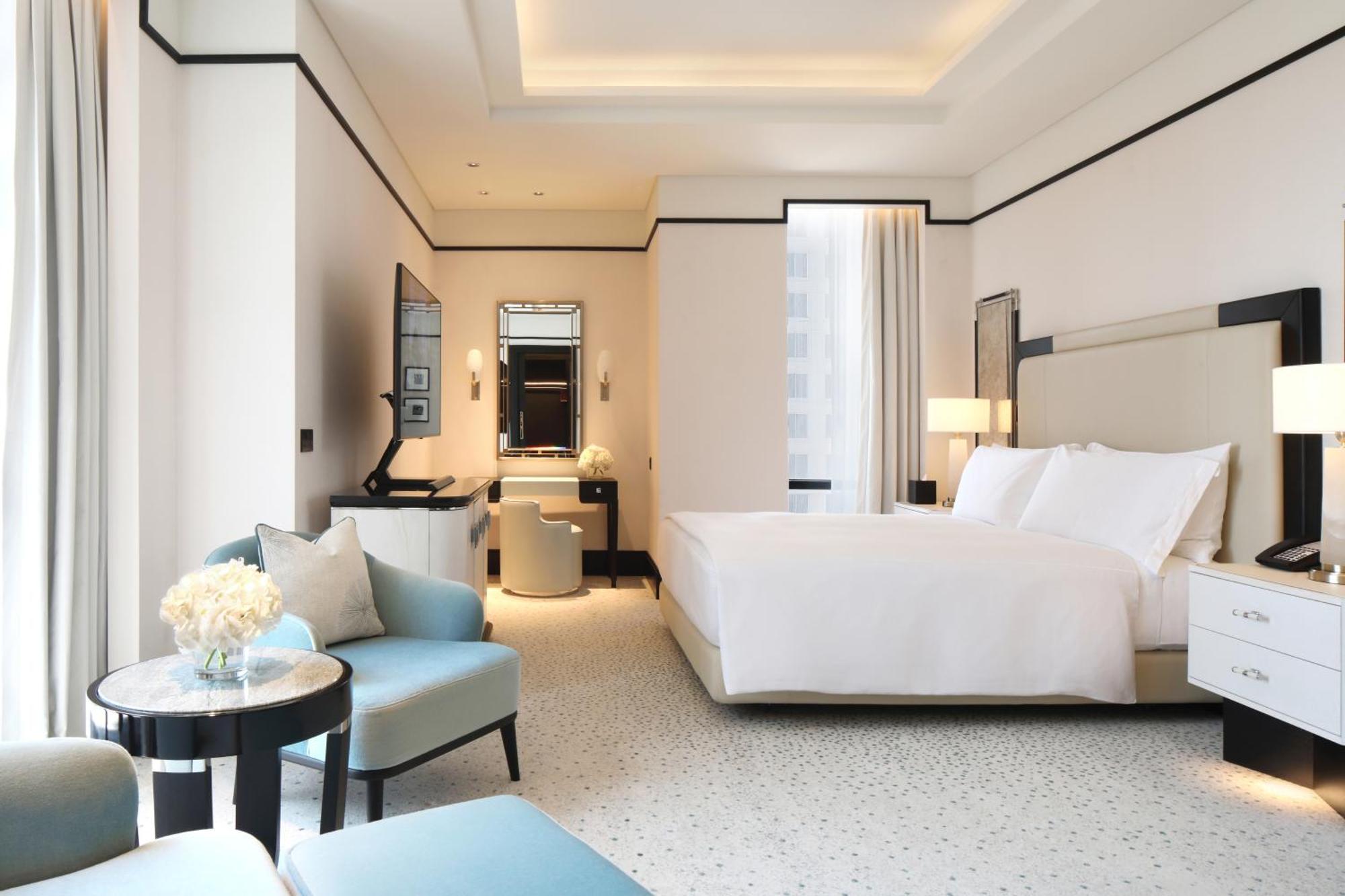 Waldorf Astoria West Bay Hotel 5*