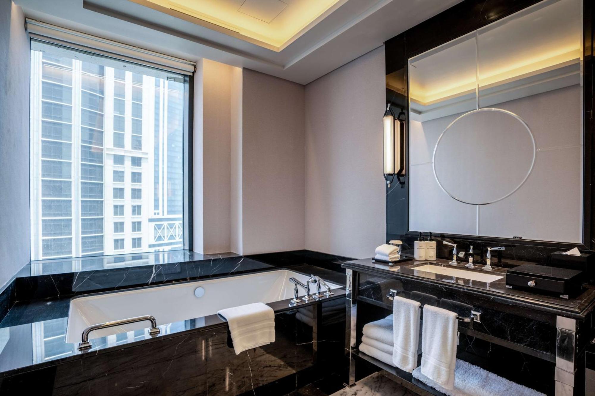 Waldorf Astoria West Bay